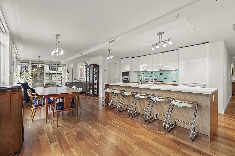 302 6080 Iona Drive Vancouver, BC - 3