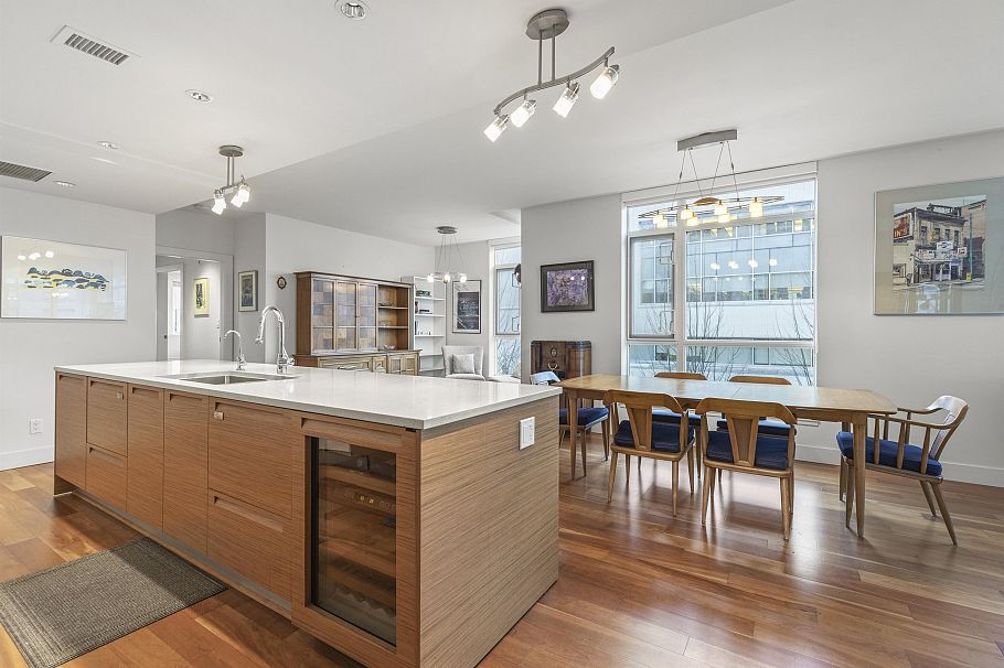 302 6080 Iona Drive Vancouver, BC - 1