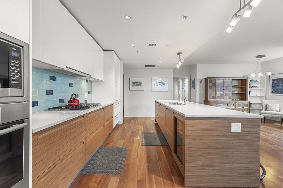 302 6080 Iona Drive Vancouver, BC - 18