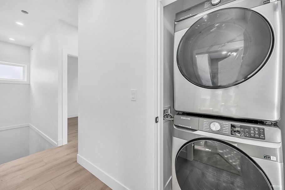 1846 E 37th Avenue Vancouver, BC - 34