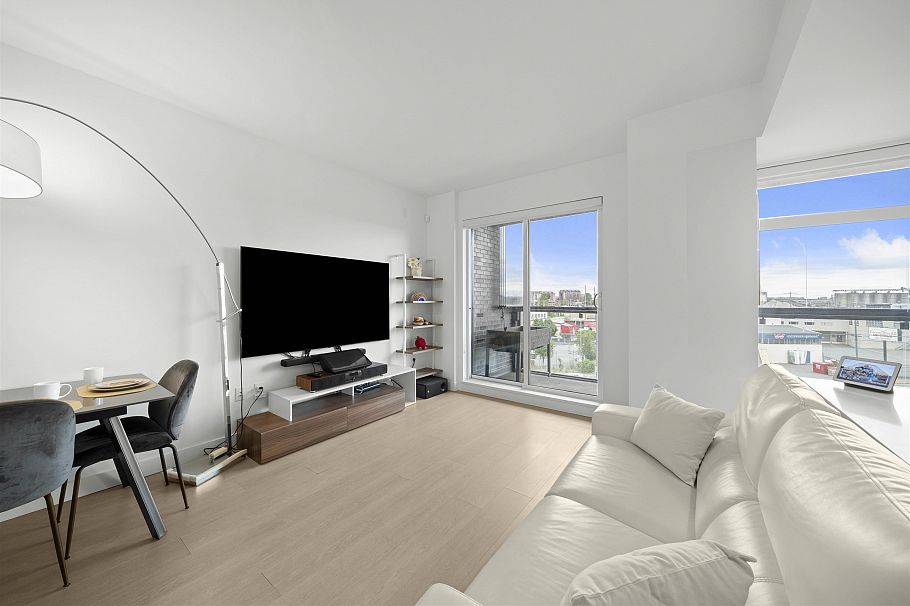 301 8888 Osler Street Vancouver, BC - 3