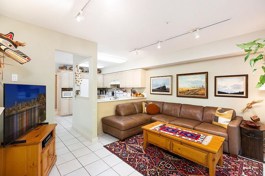 TH D 1133 E 29th Street North Vancouver, BC - 15