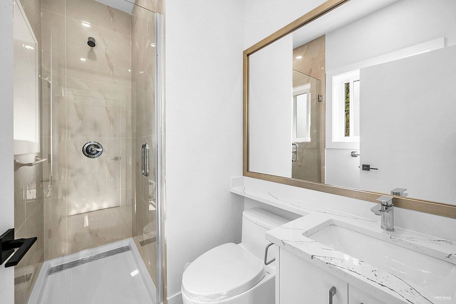 1846 E 37th Avenue Vancouver, BC - 23