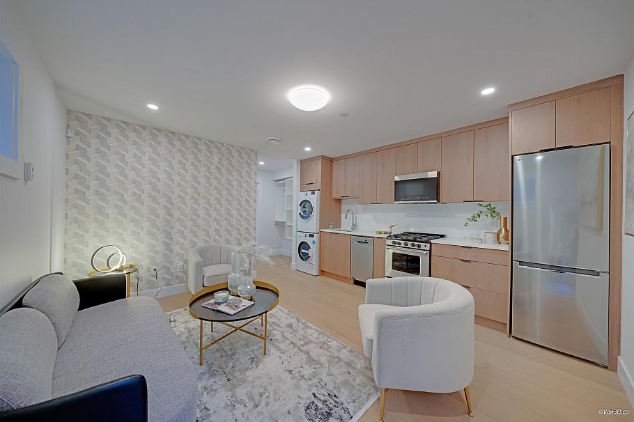 2658 Waterloo Street Vancouver, BC - 26