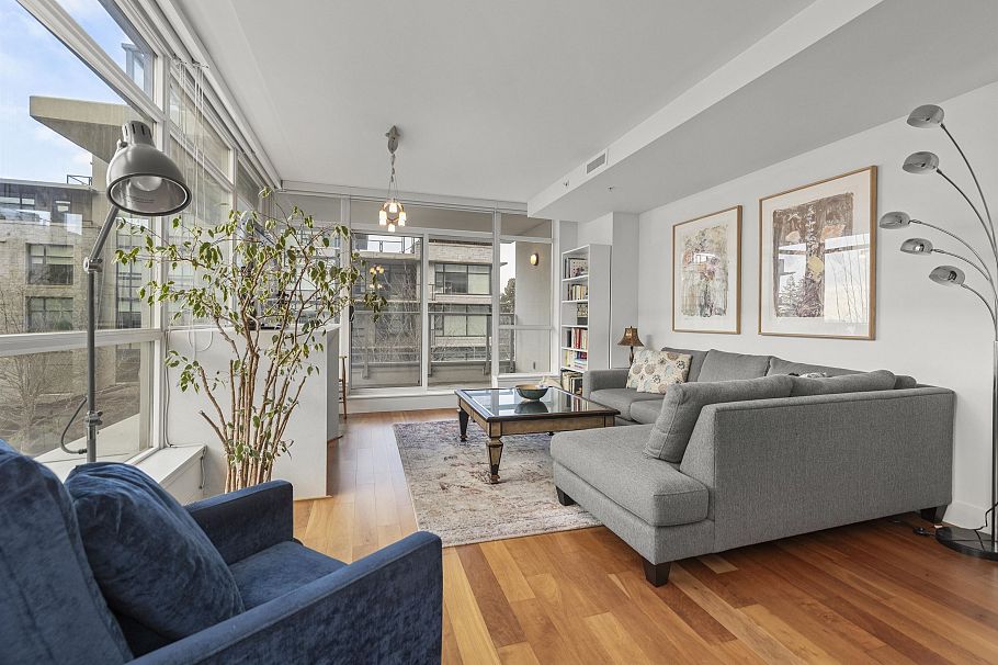 302 6080 Iona Drive Vancouver, BC - 4