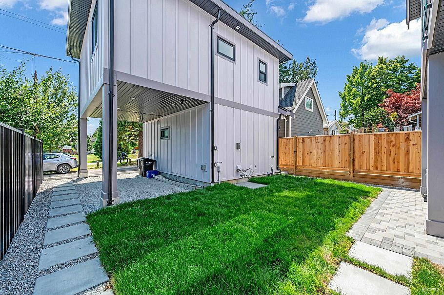 1846 E 37th Avenue Vancouver, BC - 30