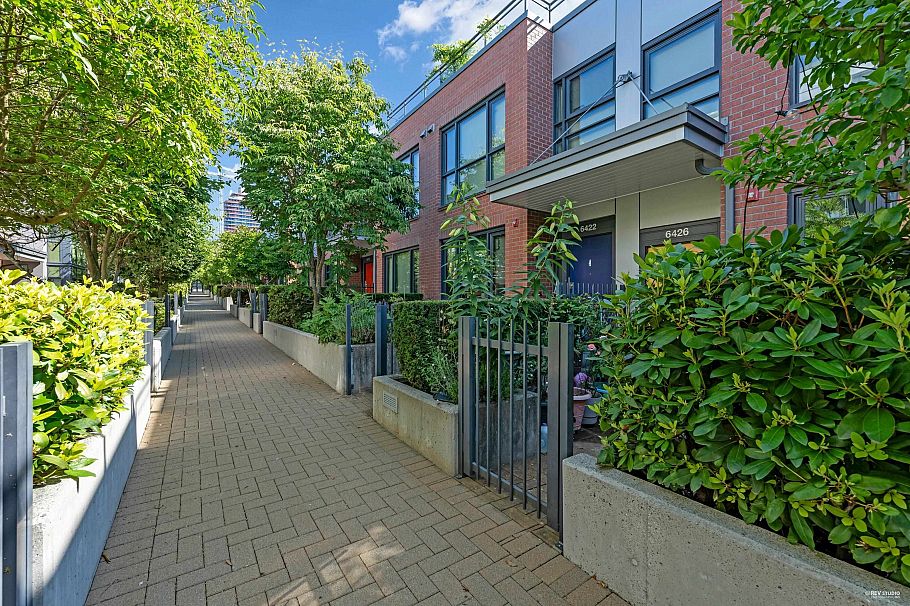 6426 Ash Street Vancouver, BC - 1