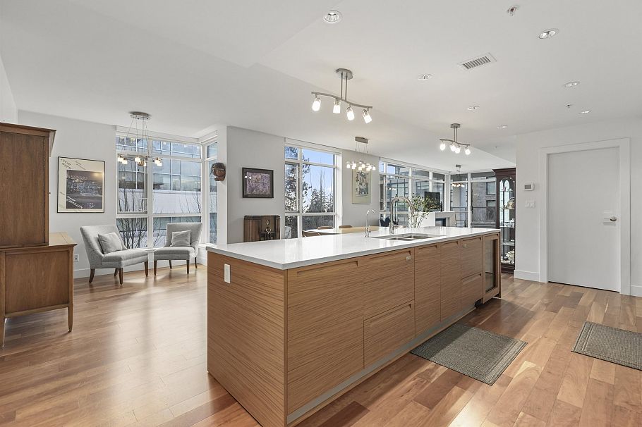 302 6080 Iona Drive Vancouver, BC - 7