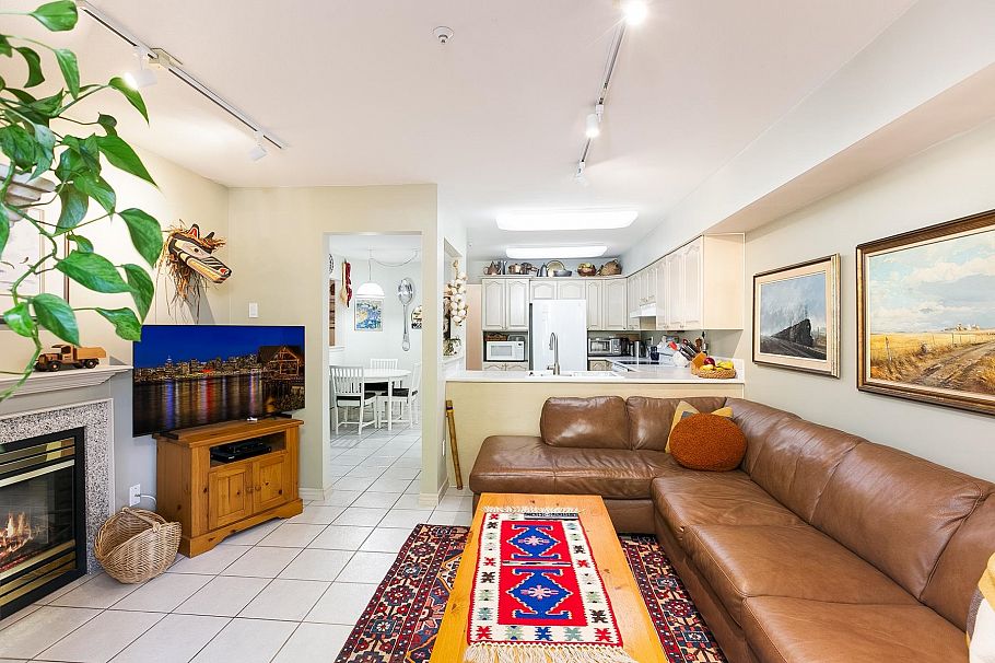 TH D 1133 E 29th Street North Vancouver, BC - 29