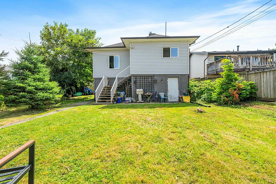 2781 Oxford Street Vancouver, BC - 24