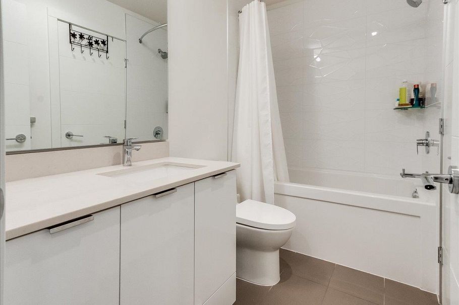 406 108 E 8th Street North Vancouver, BC - 31