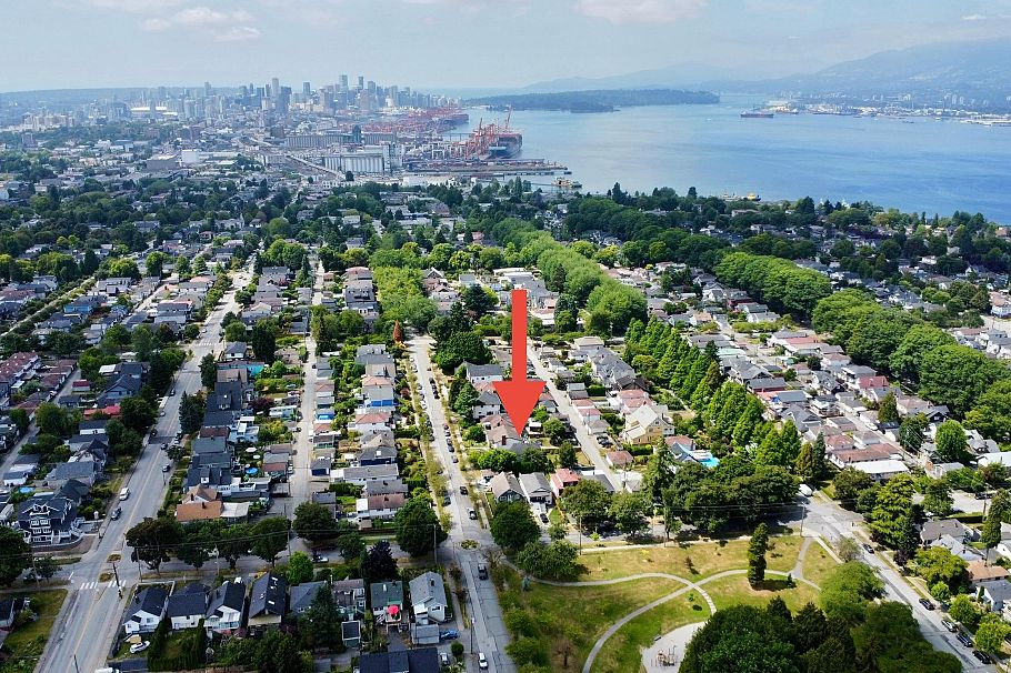 2781 Oxford Street Vancouver, BC - 36