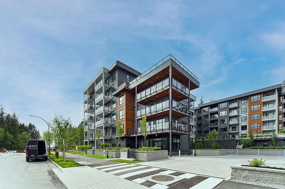 209 3594 Malsum Drive North Vancouver, BC - 1