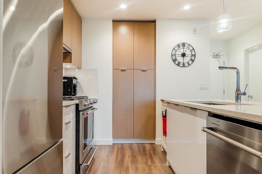 406 108 E 8th Street North Vancouver, BC - 14