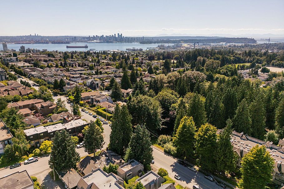2024 Chesterfield Avenue North Vancouver, BC - 36