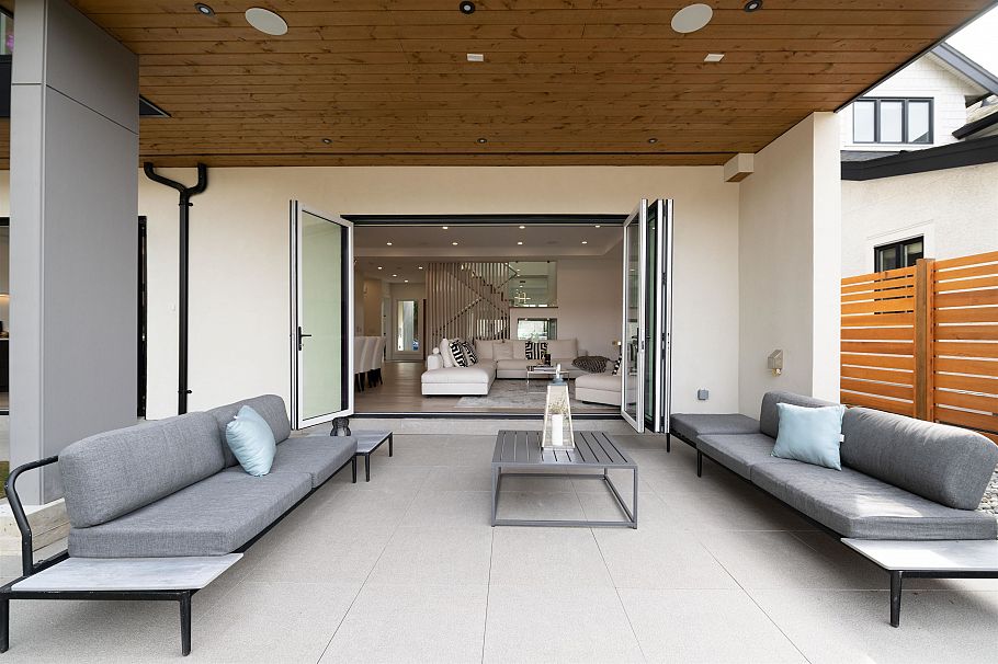 732 E 11th Street North Vancouver, BC - 29