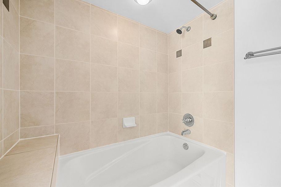 TH8 989 Richards Street Vancouver, BC - 15