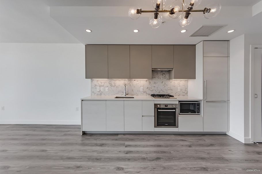 407 8181 Chester Street Vancouver, BC - 3