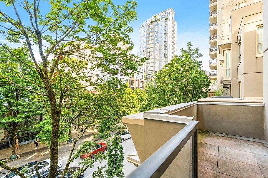 TH8 989 Richards Street Vancouver, BC - 20