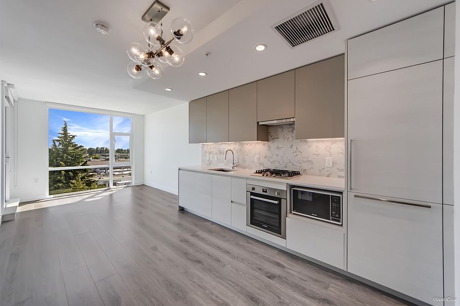 407 8181 Chester Street Vancouver, BC - 2