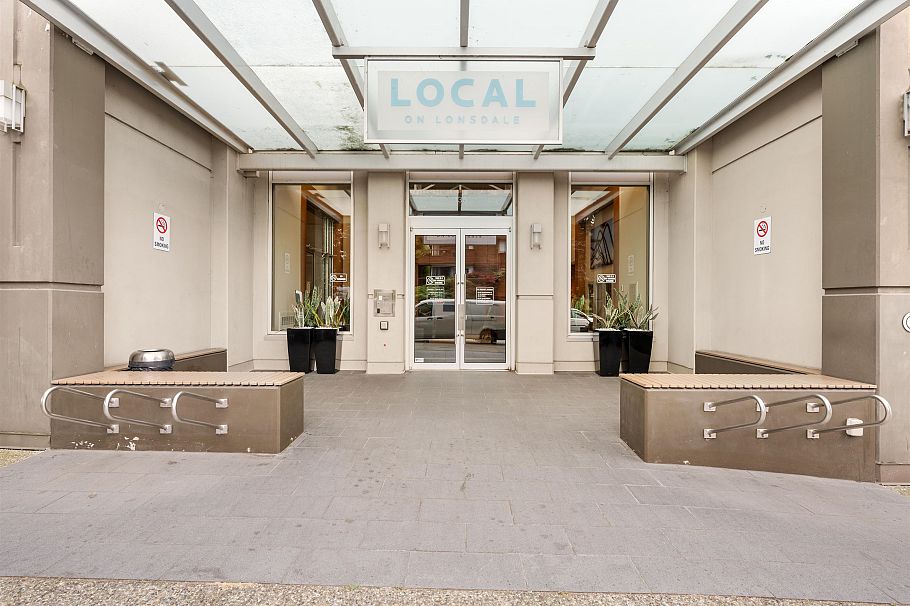 2002 135 E 17th Street North Vancouver, BC - 32