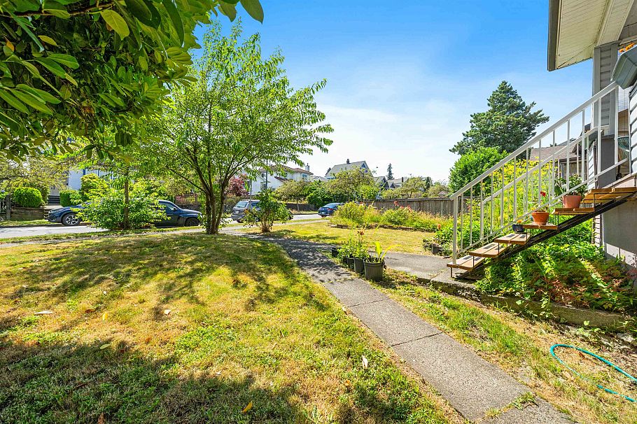 2781 Oxford Street Vancouver, BC - 31