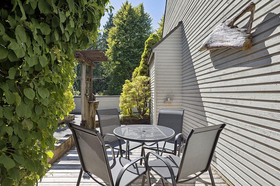 2024 Chesterfield Avenue North Vancouver, BC - 25