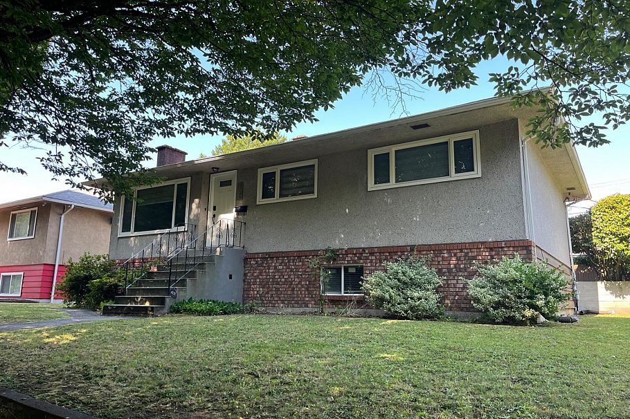 4749 Fairmont Street Vancouver, BC - 2