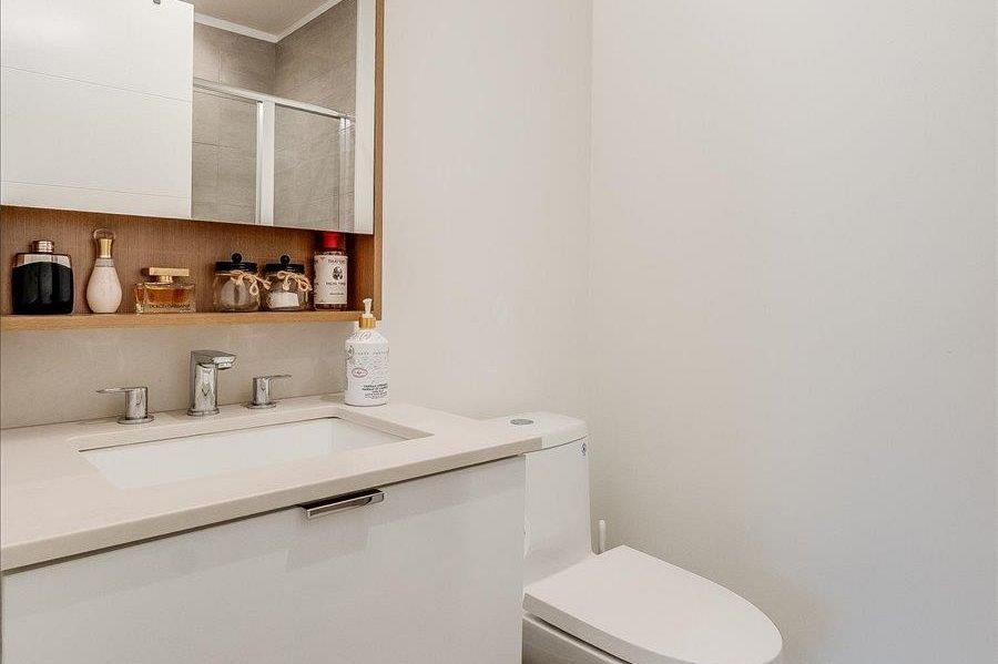 406 108 E 8th Street North Vancouver, BC - 25