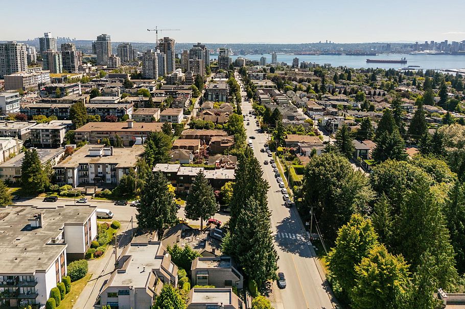 2024 Chesterfield Avenue North Vancouver, BC - 34