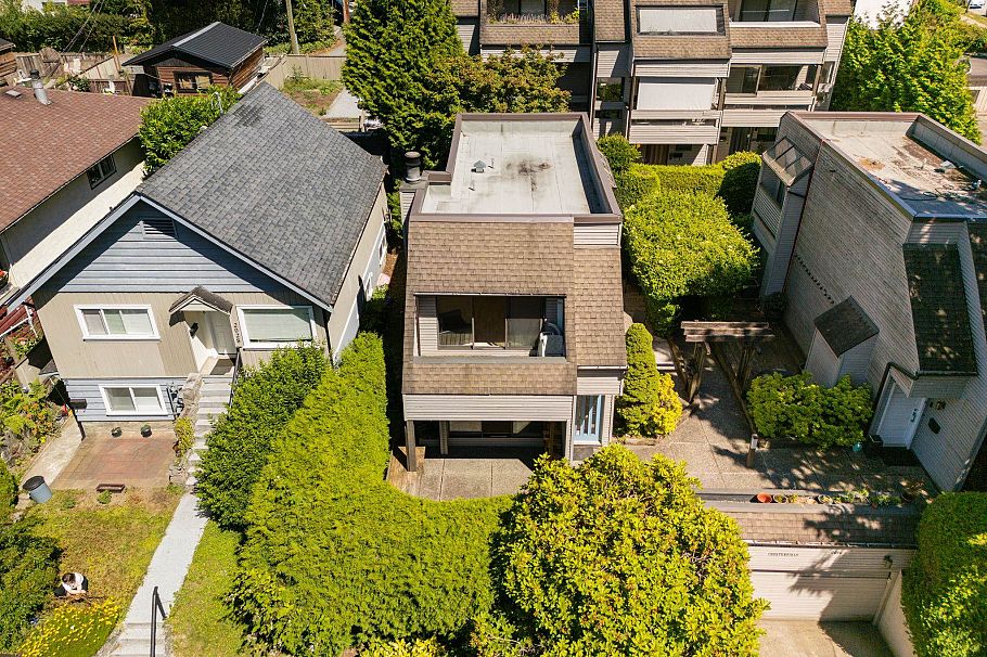 2024 Chesterfield Avenue North Vancouver, BC - 30