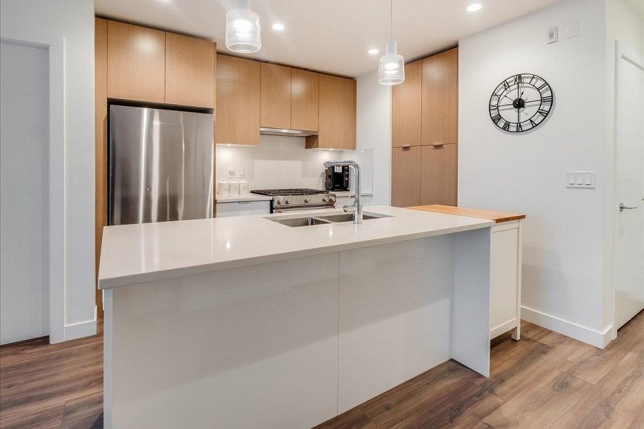 406 108 E 8th Street North Vancouver, BC - 15