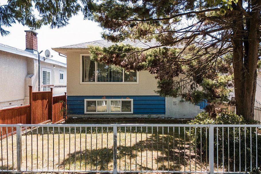 5120 Fairmont Street Vancouver, BC - 2