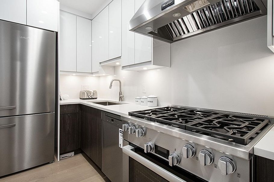 732 E 11th Street North Vancouver, BC - 13