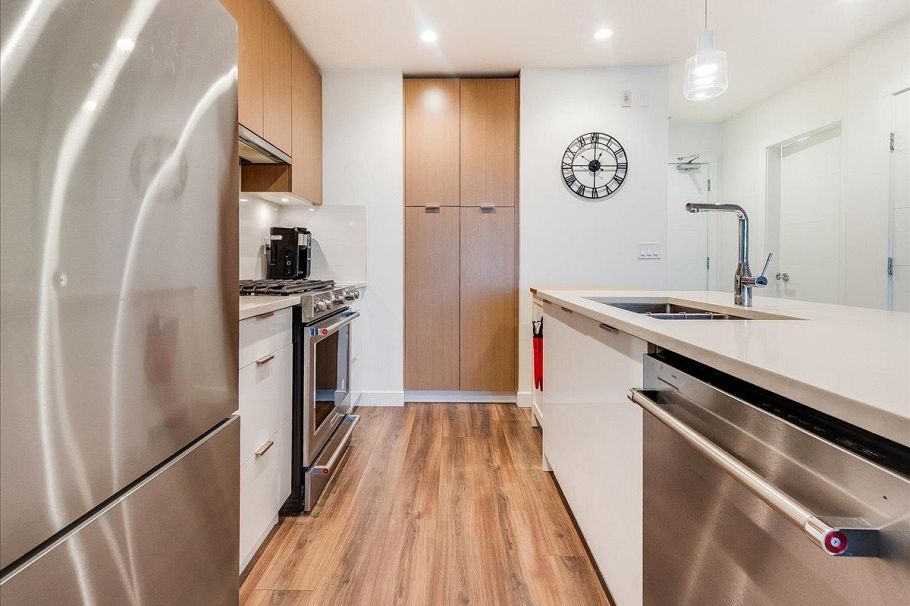 406 108 E 8th Street North Vancouver, BC - 13