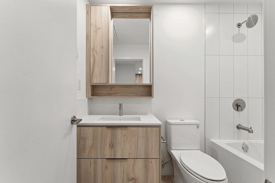 209 3594 Malsum Drive North Vancouver, BC - 21