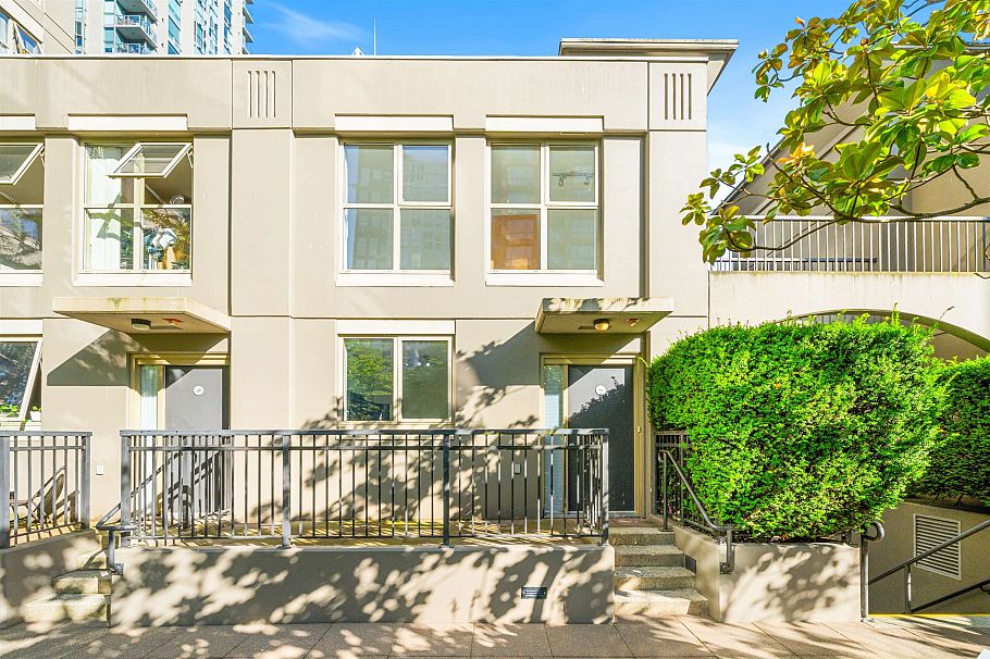 TH8 989 Richards Street Vancouver, BC - 32