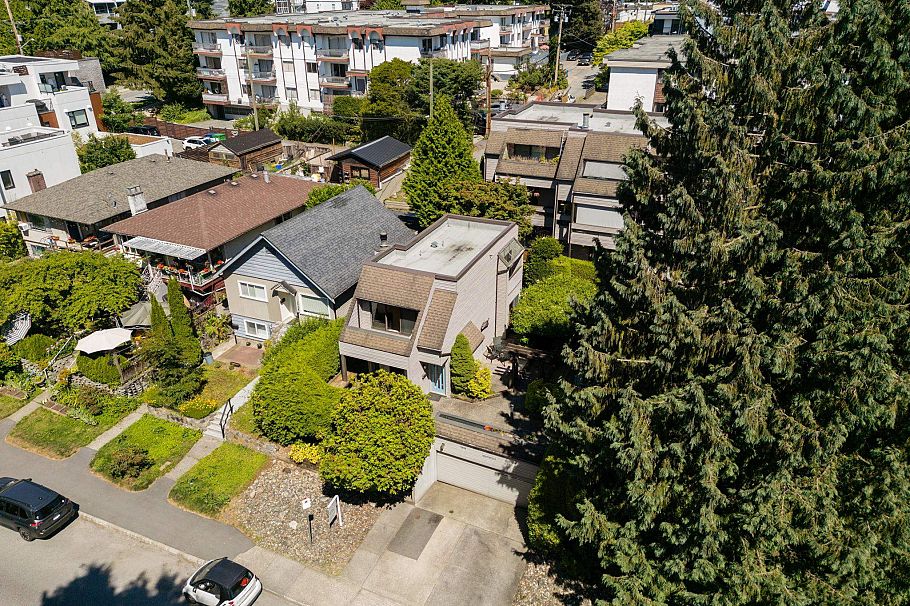 2024 Chesterfield Avenue North Vancouver, BC - 29