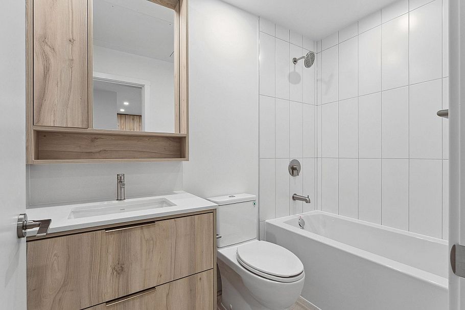 209 3594 Malsum Drive North Vancouver, BC - 20