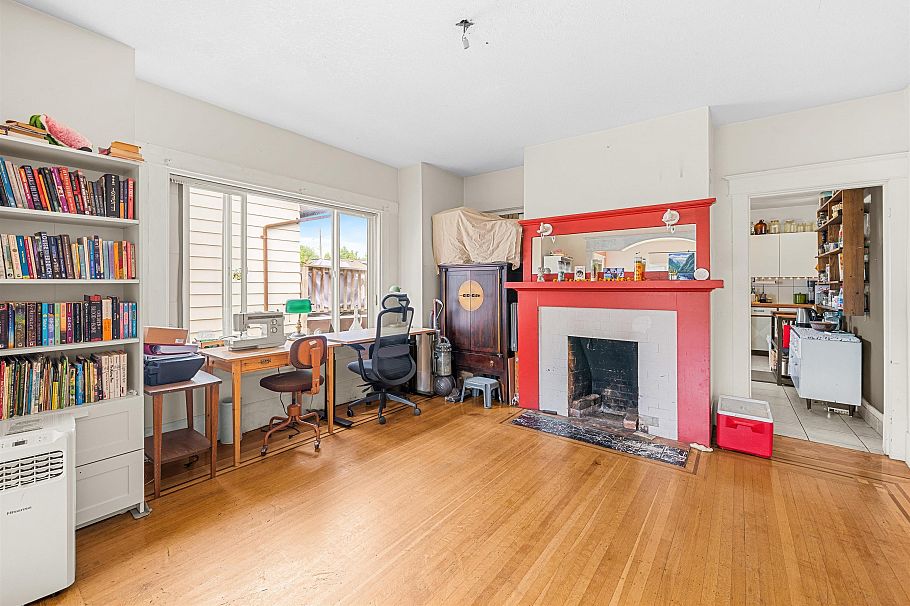 2781 Oxford Street Vancouver, BC - 10