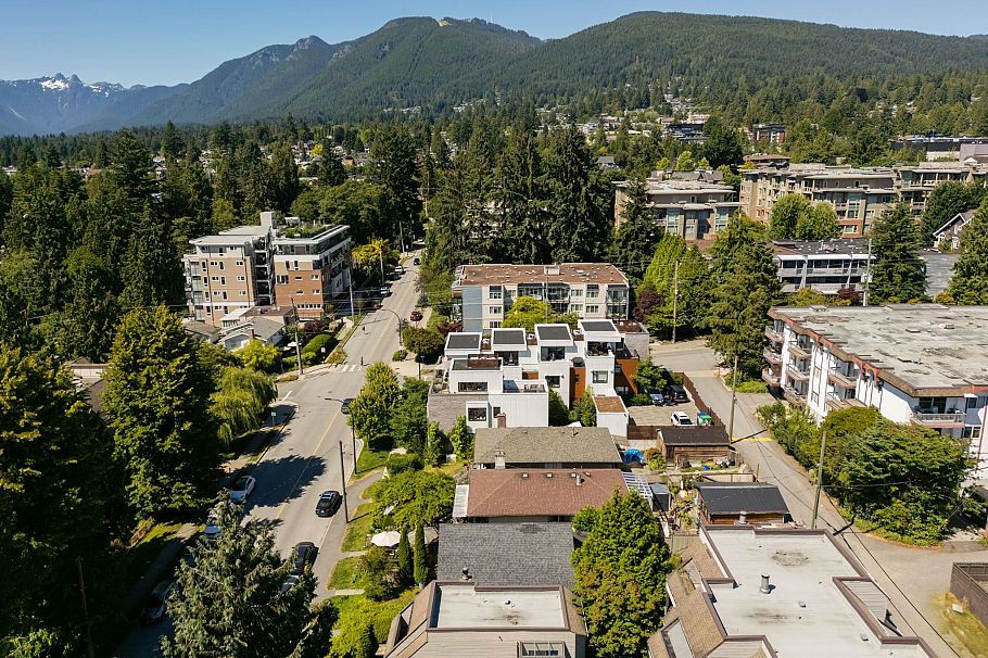 2024 Chesterfield Avenue North Vancouver, BC - 32