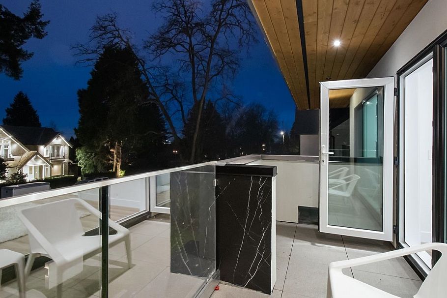 732 E 11th Street North Vancouver, BC - 21