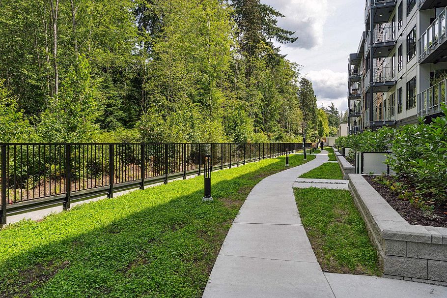 209 3594 Malsum Drive North Vancouver, BC - 30