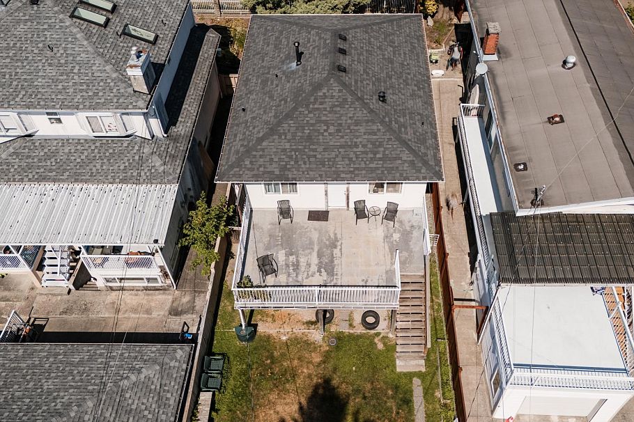 5120 Fairmont Street Vancouver, BC - 5