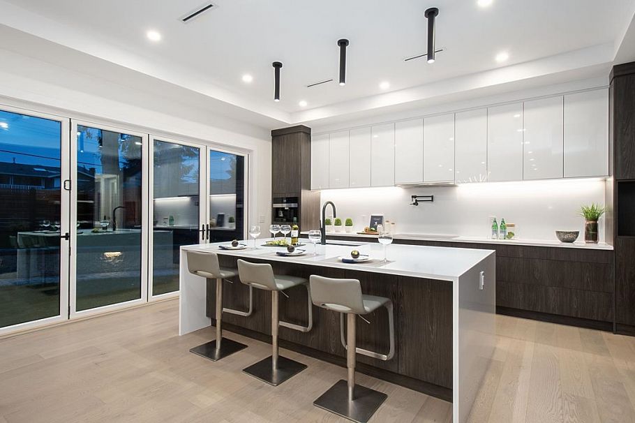 732 E 11th Street North Vancouver, BC - 11