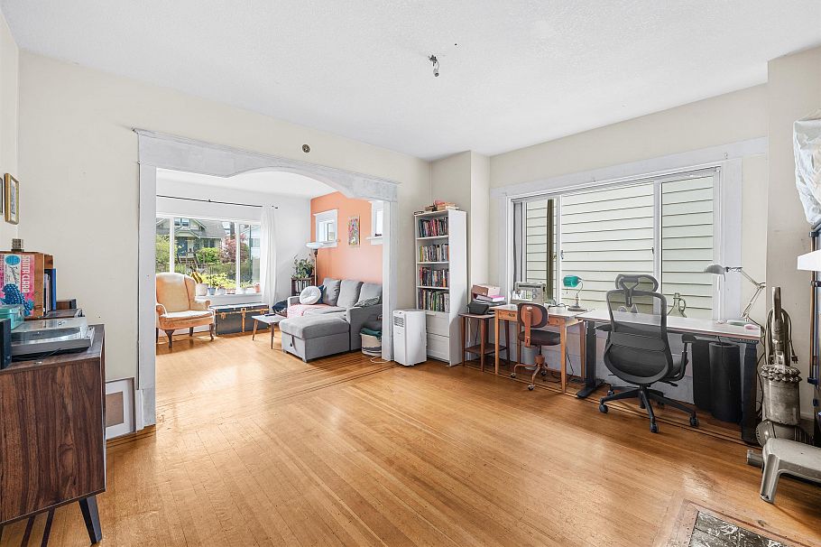 2781 Oxford Street Vancouver, BC - 9