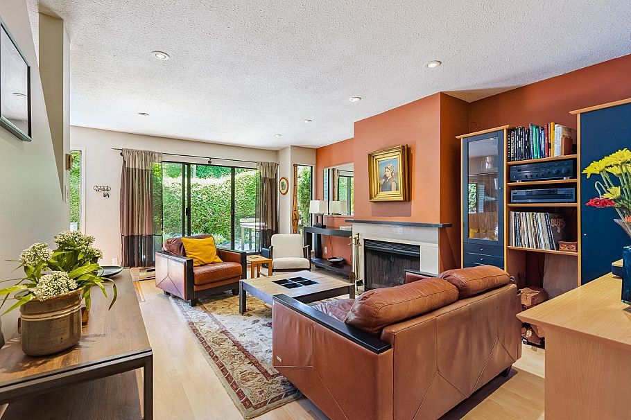 2024 Chesterfield Avenue North Vancouver, BC - 2