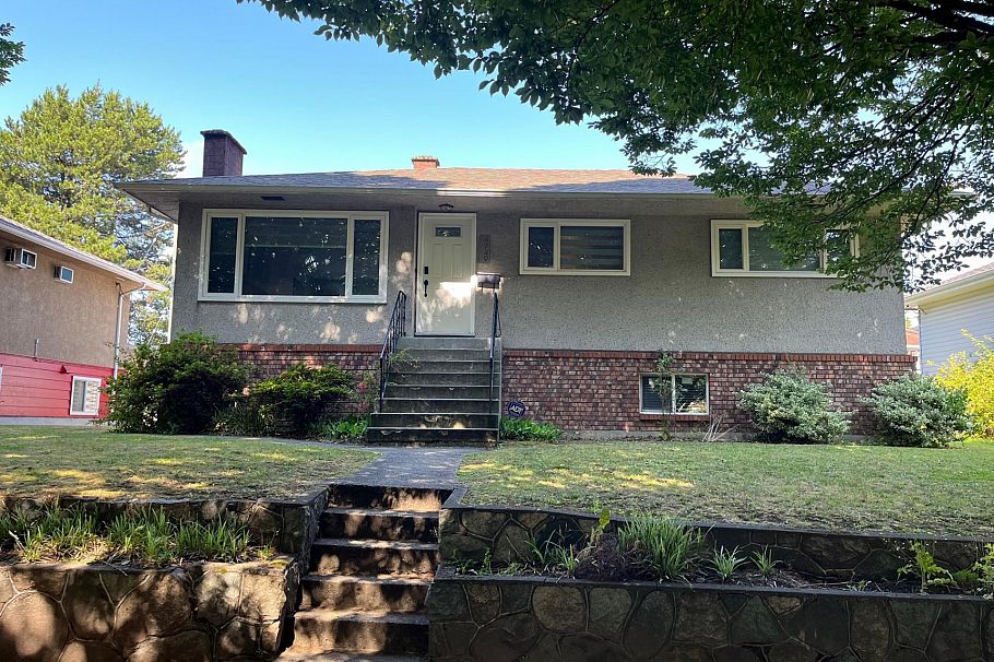 4749 Fairmont Street Vancouver, BC - 1