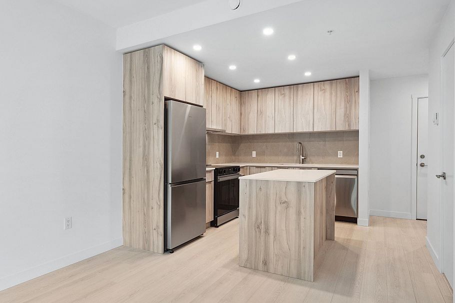 209 3594 Malsum Drive North Vancouver, BC - 10