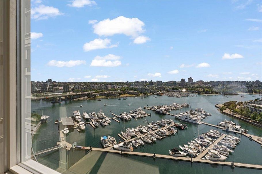 1903 1077 Marinaside Crescent Vancouver, BC - 12